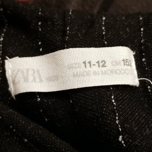 ⛔️SOLD⛔️Zara Dark Gray/Ivory stripe w pockets - Picture 5 of 5